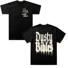 Josiah Queen Merch Dusty BiblesSummer Unisex Short-Sleeved T-Shirt Fashion Y2K Printed Casual Stylish Design Tee - màu đen - Xem 1
