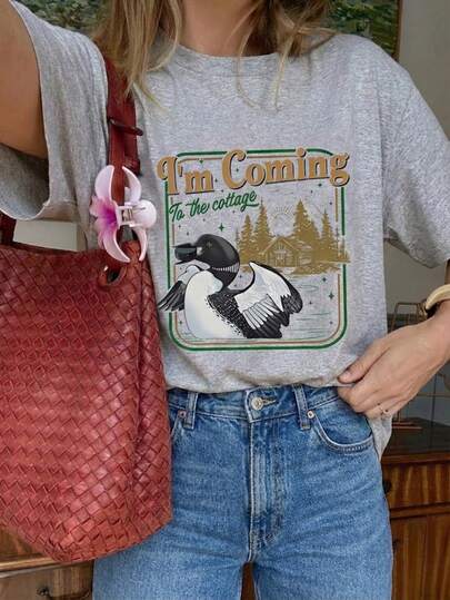 Interesting Bird Pattern Women T-Shirt, Regular Fit LGBT Ice Hockey Pride Graphic Comfortable Aesthetic Bird Lover Short Sleeve Top, Unique Round Neck Sports Fan Apparel