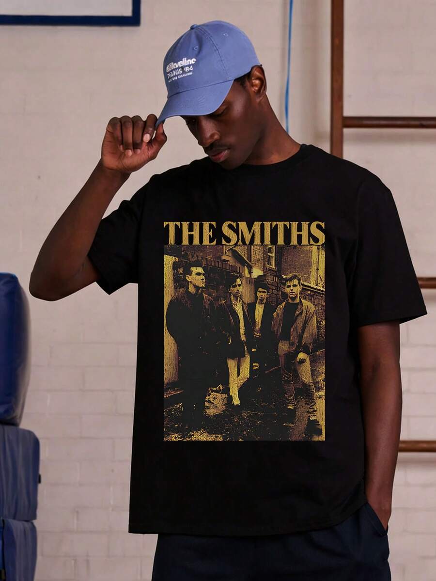 The Smith T-ShirtEssential T-Shirt - Black - View 1