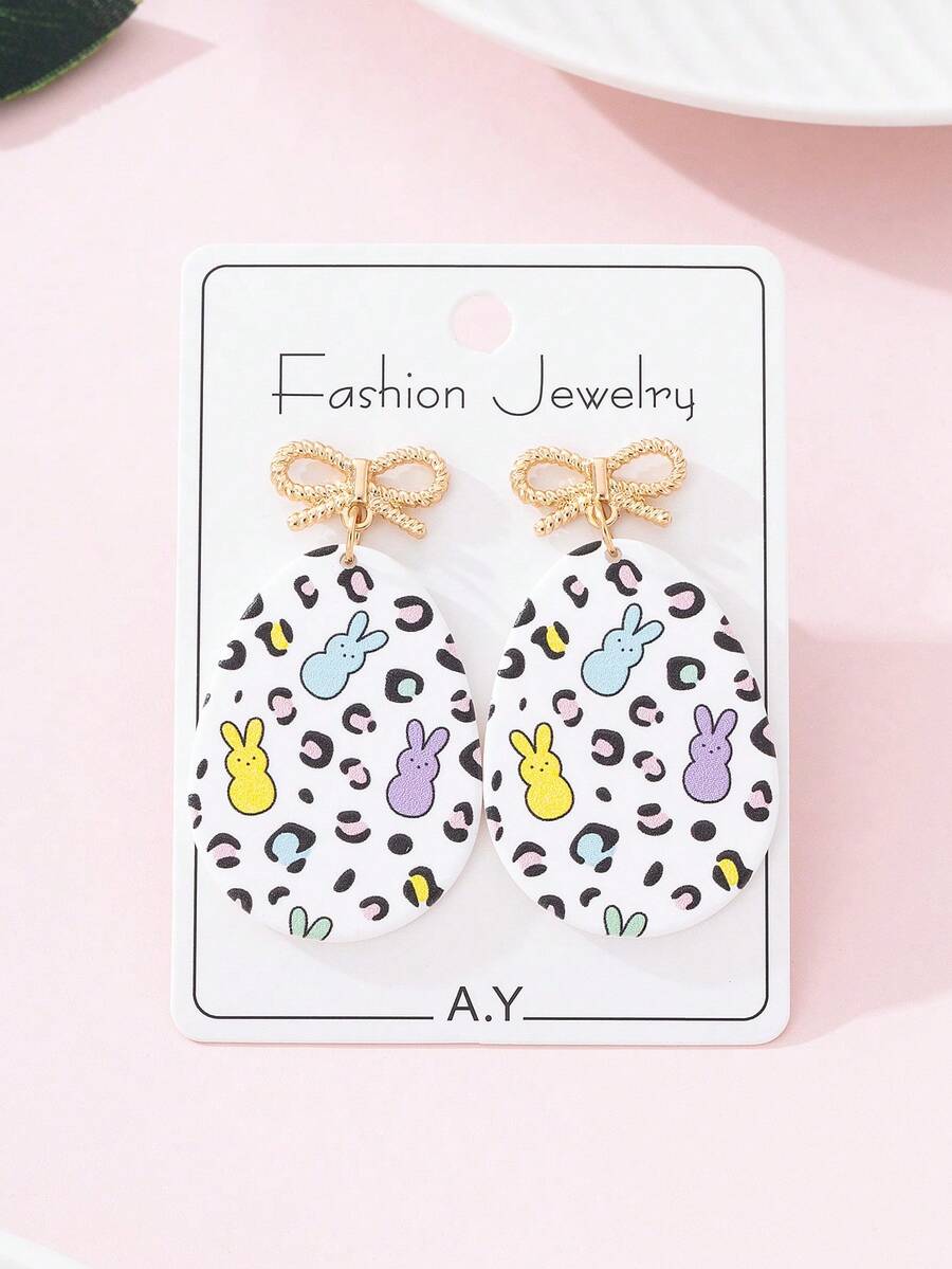 一对可爱的复活节豹纹兔子和彩蛋珐琅仿软陶耳环，节日派对的完美礼物 - 白色 - 查看 1