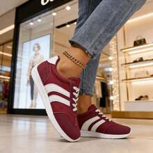 1 par de zapatillas casuales ligeras para mujer, zapatos planos cómodos de cordones para caminar - Rojo - Ver 6