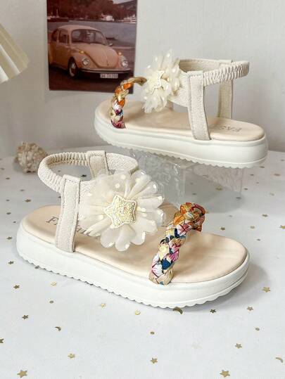 A Pair Of Children's Flat Sandals, Size 26 - 36 | Easy To Put On Design, With Contrasting Color Design, Suitable For Summer Wear | Soft Sole, Suitable For Wearing At The Beach, Pool And During Outdoor Play