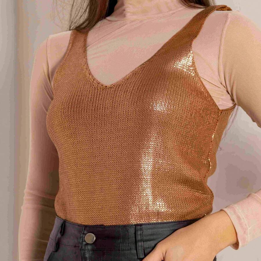 Trico Metalizado Regata Feminia  Tricô    Costas nuas / sem costas    Trico Metalizado  Noite - Dourado - Visão 1