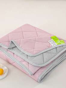 1pc Soft & Comfortable Minimalist Style All-Season Quilt, Lightweight & Breathable Blanket (No Pillow Case Or Bedsheet), Suitable For Single/Double Bed, Hotel, Camping, Home Decor, Machine Washable - Rouge - View 3