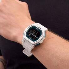 Timex 男士石英运动手表，黑色表盘，白色橡胶表带，日常佩戴 TW2V63600 - 黑色 - 查看 1