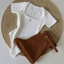 Set Of 1 White Square Neck Bodysuit + Tailored Shorts With Belt - Fashion Blogger Inspiration - 2026 - Trắng/Vàng - Xem 2