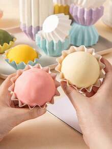 50个烘焙纸杯，带扇形边缘的纸杯蛋糕衬垫，玛芬纸杯，防油纸杯，适用于婚礼、生日、节日、派对、家庭烘焙 - 彩色 - 查看 10