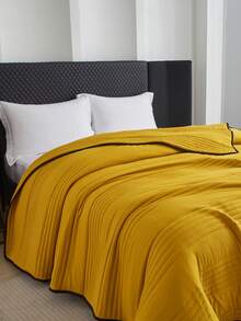 1pc Skin-Friendly Soft & Comfortable Minimalist Style Solid Color Summer Quilt, Lightweight & Breathable Blanket (Excluding Pillowcase & Bedsheet), Single/Double Size, Suitable For All Seasons - Yellow - View 7