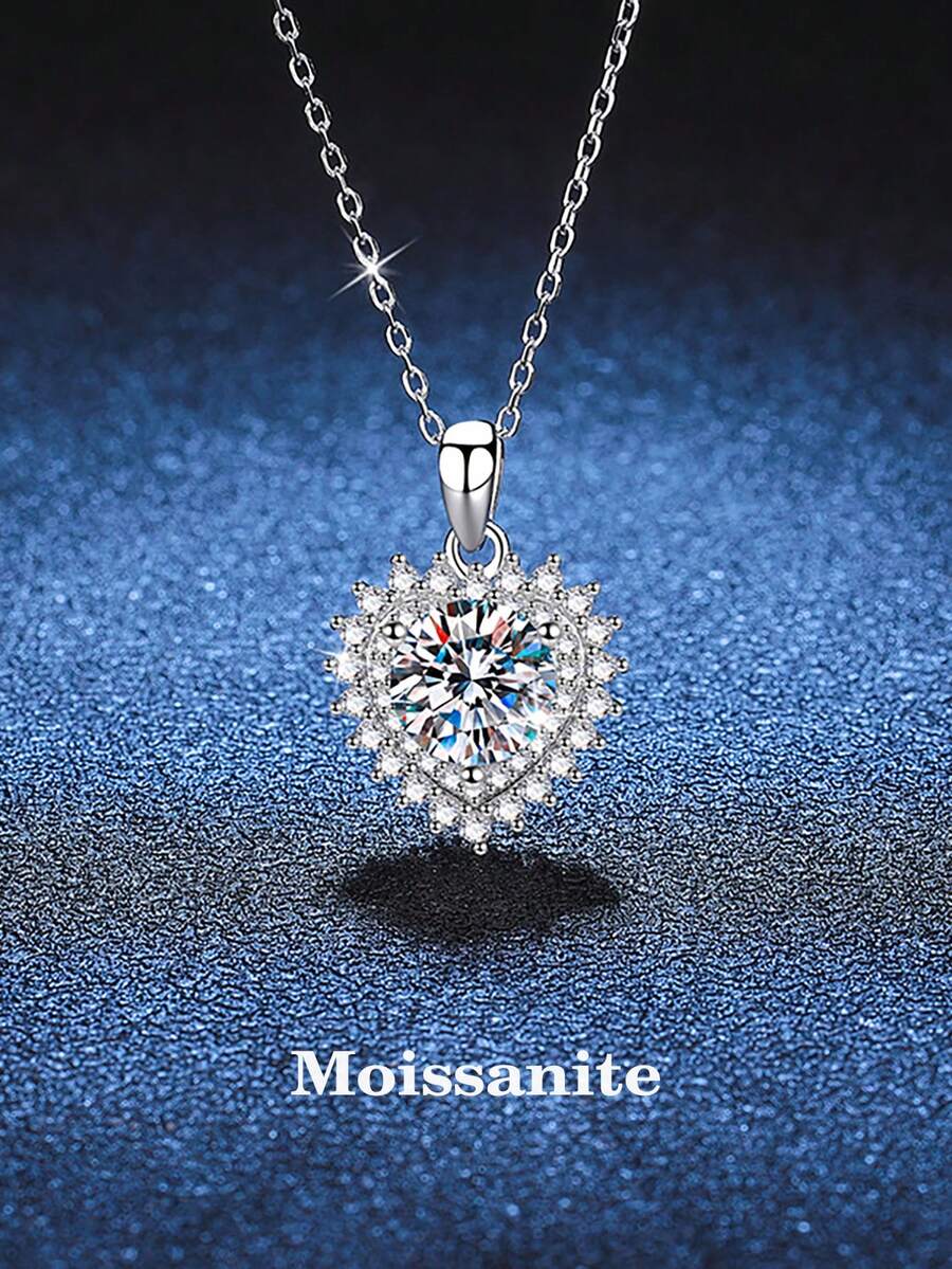 BLOVEMEE 1条奢华925纯银2克拉8.0毫米莫桑石心形项链，适合女性日常佩戴、派对、节日、情人节、母亲节、生日等场合，是理想的珠宝礼物之选。 - 銀色 - 查看 1