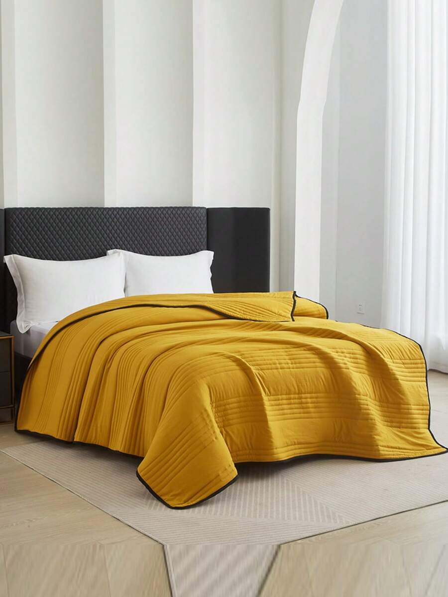 1pc Skin-Friendly Soft & Comfortable Minimalist Style Solid Color Summer Quilt, Lightweight & Breathable Blanket (Excluding Pillowcase & Bedsheet), Single/Double Size, Suitable For All Seasons - Yellow - View 1
