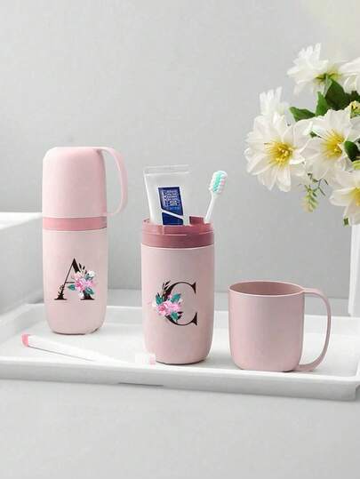 1 pieza Vaso portátil para cepillo de dientes de viaje, estampado floral del alfabeto A-Z, patrón floral, con tapa para el soporte del cepillo de dientes, vaso desmontable, vaso de lavado de viaje, vaso de belleza portátil de viaje, caja de almacenamiento a prueba de polvo con estampado de la serie del alfabeto, caja de almacenamiento para cepillo de dientes para exteriores, adecuado para viajes, campamento, viaje de negocios, escuela, actividades al aire libre, regalos de cumpleaños (rosa)