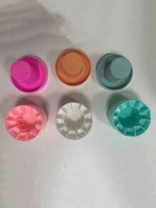 1个硅胶圆柱形制冰模具(30/40/60格),减压冰模,迷你制冰器,易脱模冰杯,便携式制冰器,可重复使用,适用于制作饮料、果汁、冰淇淋、鸡尾酒和咖啡。适用于家庭、酒吧、俱乐部和户外夏季饮品,厨房用品,厨房配件,大学生必备。圆柱形3D制冰器,多格设计,简约桶形,带盖。 - 彩色 - 查看 12