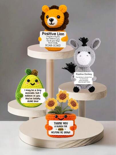 4件套手工钩编桌面摆件，可爱科幻主题玩偶，送给闺蜜、姐妹、妈妈、奶奶、同事、家人、情侣、孩子的绝佳生日礼物，传递正能量，创意派对装饰，情人节礼物，房间装饰毛绒玩具