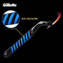 GILLETTE 吉列锋隐3男士高级剃须刀，1支剃须刀，4个刀头替换装，润滑条带来更舒适的剃须体验 - 安全刮鬍刀 + 刀片 - 查看 4