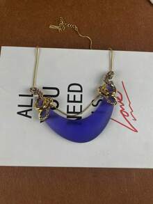 Vintage Crescent Moon Design Necklace, 3 Color Options, Exaggerated Luxurious Unique Jewelry, Blending Retro Aesthetics And Modern Luxury Style, Suitable For Weddings, Parties, Dates, And A Unique Gift For Loved Ones - Multicolor - View 9