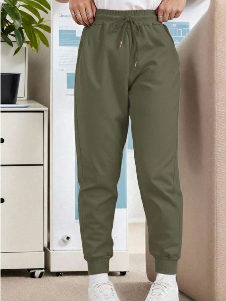 Pantalón deportivo joggers dama mujer jaretas puños cintura elástica cómodos frscos ligeros ajustables modernos juveniles diario casa día noche casuales diario athleisure pans pants lisos resorte - Verde militar - Ver 1
