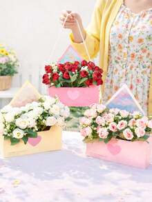 12个装鲜花礼盒，配珍珠链，DIY插花篮，信封式优雅花篮，婚礼礼品包装盒，生日礼品包装用品，可重复使用容器，婚礼鲜花收纳袋，浪漫礼品套装，轻便纪念盒，情感购物必备品，花束架，婚礼派对用品，婚礼装饰，生日装饰，餐桌中心装饰，婚礼回礼，毕业典礼 - 信封花盒 - 查看 6
