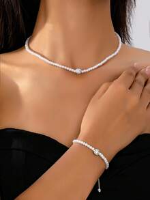 Quả cầu đá quý nhỏ màu be