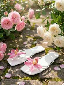 planare 新款女士粉色3D立体花卉装饰平底凉鞋,白色套脚沙滩拖鞋,适合夏季海滩、度假、婚礼等场合 - 白色加粉色花 - 查看 9