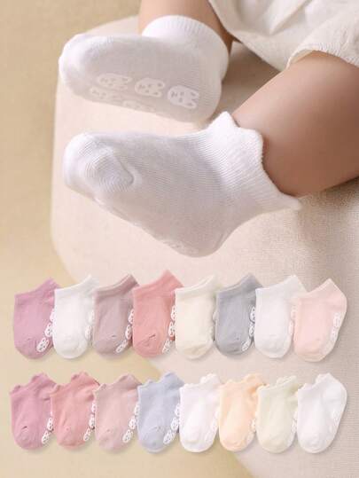 16双防滑硅胶袜，可爱小熊图案，适合女婴和幼儿——可爱新款秋季休闲室内袜。亲肤、柔软、舒适、百搭，是学生的理想之选，非常适合日常穿着、度假、旅行以及秋冬季返校穿搭。