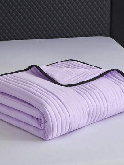 1pc Soft & Comfortable Minimalist Style Lightweight Summer Quilt/Blanket, Suitable For All Seasons, Machine Washable, Suitable For Bedroom, Guest Room, Travel, Modern Style, Easy Care For Single/Double Bed, Hotel, Camping And Home Decor, Luxury Hotel Bedding | Modern Quilted Design | Wave Embossed, Autumn Decor, Room Decor