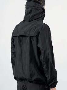 女士夏季轻便可收纳连帽防晒外套，尼龙透气凉爽面料，带拉链口袋，适合户外运动、沙滩等户外活动，黑色，春季款。 - 黑色 - 查看 2