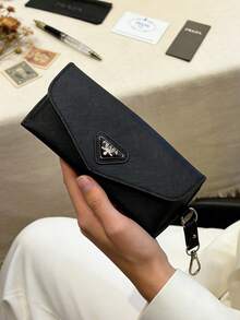 Prada Hộp đựng kính mắt bằng da màu đen | Túi đựng kính mắt thời trang cao cấp logo tam giác kèm móc khóa, bảo vệ kính mắt, phụ kiện thiết kế unisex, món quà hoàn hảo - màu đen - Xem 4
