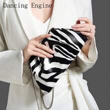 Ví và túi xách cao cấp, hàng hiệu, chất liệu da PU, kiểu dáng clutch dự tiệc, dành cho nữ. - Đen và trắng - Xem 2