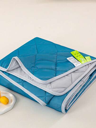 1pc Soft, Comfortable Minimalist Style Lightweight Summer Quilt/Blanket, Suitable For All Seasons, Machine Washable, Suitable For Bedroom, Guest Room, Travel, Modern Style, Easy Care For Single/Double Bed, Hotel, Camping And Home Decor, Luxury Hotel Bedding | Modern Quilted Design | Wave Embossed, Summer Decor, Room Decor