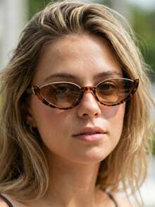 Women's Cat-Eye Round Metal Sunglasses, Super Retro, Stylish, Fashionable, Blogger-Friendly, New , UV400 Protection, Resin And Metal, Various Colors, 1 Piece, Vintage 60s - 動物印花 - 查看 1