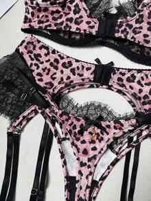 Women's Sexy Wild Leopard Print 3 PiecesLingerie Set With Stockings - Khaki - View 10