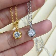 这款纯银泡泡项链专为女性设计，镶嵌闪亮仿钻，简约气质，尽显高端质感。 - 1克拉泡泡項鍊 - 查看 4