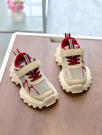 1 Pair Children's Sports Shoes. This Children's Chunky Sneakers Are Made With A Striking Retro Peach And Color-Blocking Design. The Mesh And Leather Upper Combination Ensures Breathability And Quality Feel, Making Them Comfortable To Wear In Spring And Summer. The Thick, Anti-Slip And Wear-Resistant Sole Provides Stability For Running And Jumping. With Both Hook And Loop And Laces, The Shoes Offer A Secure And Easy Fit. The Sleek Silhouette Looks Great With School Uniforms Or Sportswear, Making The Child A Street Style Focus Whether Going To School, Commuting Or Playing Outdoors. This Is A Children's Shoe Option That Combines Style And Functionality.