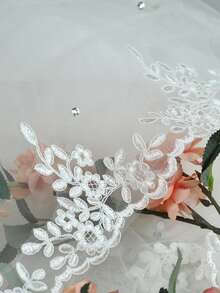 1件白色蕾丝新娘头纱，华尔兹长度，适合婚礼、海滩婚礼摄影，无梳子头纱，可遮盖脸部 - 彩色 - 查看 5