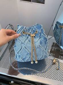 New Fashion Classic All-Match Solid Color Diamond Lattice Raw Edge Metal Drawstring Opening And Closing Design Shoulder Bucket Bag, Elegant Women's Wallet, Drawstring Fringe Shoulder Bag, Denim Bucket Bag, Women's Pearl-Embellished Drawstring Chain Crossbody Bag, Luxury Women's Crossbody Bag, Fashionable Denim Single-Shoulder Tote With Chain Strap And Diamond-Patterned Linen Trim, Wearable Crossbody Or Underarm Carry, Multi-Pocket Design, Oversized Relaxed Hobo Bag With Adjustable Strap, Pearl Rhinestone Bucket Bag, Elegant Evening Clutch, Travel Tote, Niche-Design Commuter Handbag, Distressed Fringe Shoulder Bag, Quilted Distressed Fringe Cylindrical Tote, Drawstring Tote Casual Women's Bag. Perfect For Shopping, Commuting, Parties, And Gatherings. Christmas, Thanksgiving, Cyber Monday Holiday Gifts. Velvet Party Bags For New Year's, Winter, And Snow Season. Year-End Promotions. Warm, Plush, Fur-Lined Styles.End-Of-Year Stocking Stuffers Christmas Gifts - Màu xanh lam - Xem 10