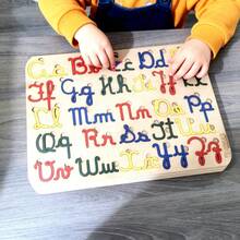 Tabuleiro alfabeto com letra cursiva em MDF - Multicolorido - Visão 1