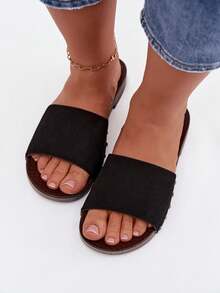 Chinelo Feminino Estiloso E Confortável Com Tachas Decorativas, Feito E Com Salto Plano, Perfeito Para O Verão. Disponível Nas Cores Preto, Bege, Marrom E Vermelho. - Preto - Ver 5