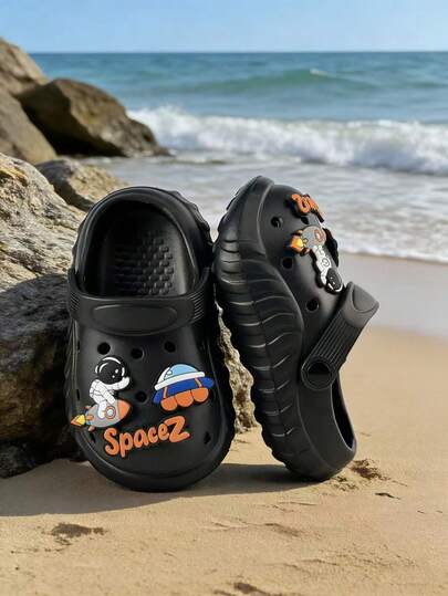 New Kids Slippers Black Astronaut Cartoon Pattern, Cute Fashionable Versatile, Suitable For Boys And Girls, Comfortable Sandals For Indoor, Shower, Bedroom, Outdoor Walking, Travel, School, Beach, Spring/Summer