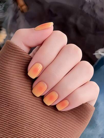 Agrega un toque de romance con 24 piezas de uñas postizas de cobertura completa para mujeres y niñas, incluye 1 hoja de adhesivos y 1 lima mini. Adecuado para uso diario en la oficina. Se envía aleatoriamente con pegamento de gelatina para uñas postizas.