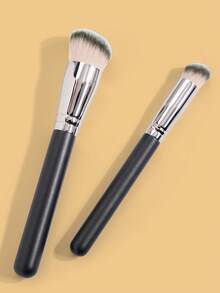 MAANGE 两件套专业面部化妆刷套装，包含粉底刷和遮瑕刷，采用柔软纤维材质，便携易用，是旅行的理想之选。套装包含多种化妆刷，是化妆工具的完美组合，也是馈赠佳品。 - 黑色 - 查看 4