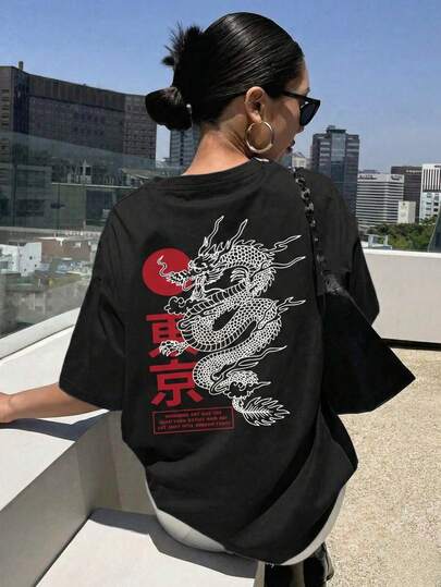 女士T恤，采用日式浮世绘风格印花，常规版型，东方美学图案，舒适的樱花波浪短袖上衣，独特的圆领复古街头风动漫风酷女孩装扮