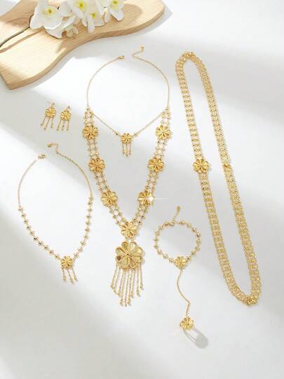 Altın tonlarında, vintage şıklığında, kolye, bileklik, yüzük ve küpeden oluşan 1 set takı takımı; kadınlar, kız arkadaş, ebeveynler için günlük kullanım, parti ve özel günler için uygun hediye seçeneği.