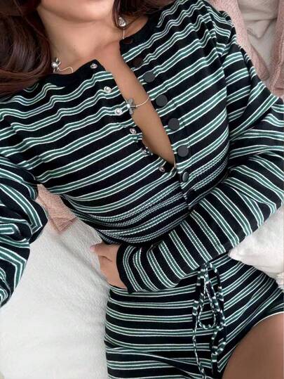 2pcs Women's Retro College Style Contrast Color Striped Button Knit Long Sleeve Top And Shorts Set