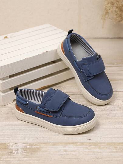 新款儿童英伦风休闲乐福鞋，适合春、夏、秋季穿着，魔术贴/系带可选，防滑耐磨，鞋底柔软，透气舒适。