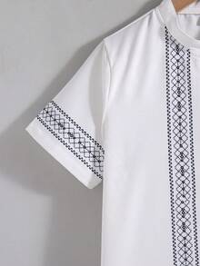 2 Stücke/Set Jungen Lässig Ausgehmode Bedrucktes Dekor Knopfdesign Stehkragen Kurzarm Top und Elastischer Bund Shorts mit Fake Kordel, Frühling/Sommer - Weiss - Übersicht 4