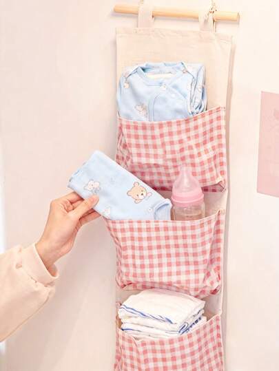 1Pc Multi-Pocket Hanging Pink Plaid Storage Bag,Wall-Mounted Large Capacity Storage Bag,Baby Bottle Holder,Clothing Organization And Storage,Baby Toy Storage,Storage Hanging Stuff,Pink Room Decor For Girls,Baby Shower Decor,Gender Reveal Party Decor,Newborn Party Decor,First Birthday Party Decoration Supplies,Nursery Decor