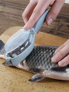 1個魚鱗刮刀、魚鱗收集器，快速去除魚鱗和魚皮，易於使用和清潔，處理魚類和準備魚類菜餚的必備工具。廚房用品、廚房清潔工具、廚房用具、食品加工工具、餐具、家居用品，釣魚愛好者、朋友和家人的絕佳選擇 - 可選1個清潔刷用於清潔 - 查看 6