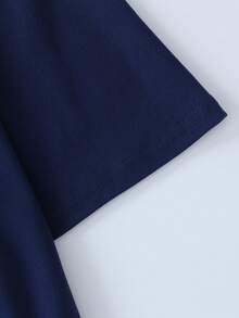 青少年艺术印花图案休闲宽松简约短袖T恤，百搭圆领套头衫，适合夏季休闲穿着，也可作为礼物送给家人。 - 藏蓝色 - 查看 3