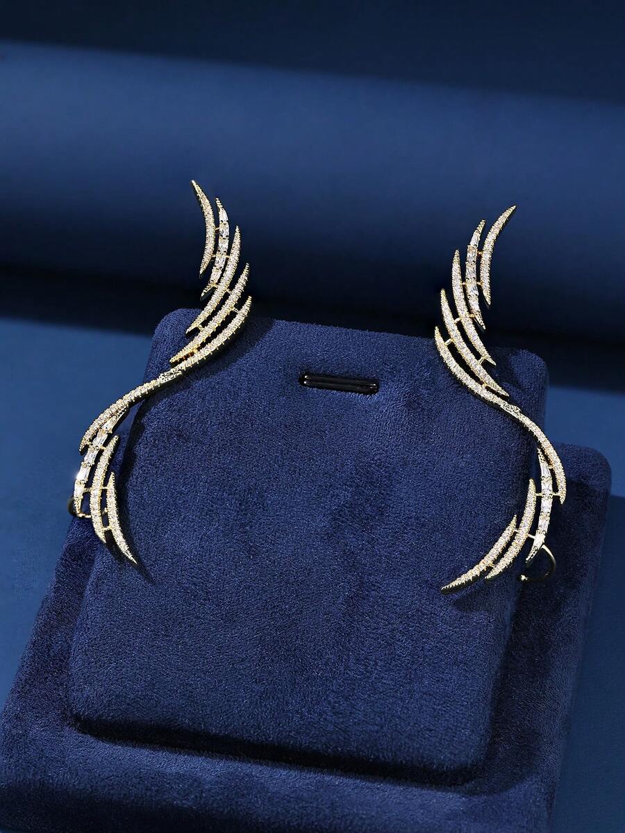 1 Pair Fashionable Elegant Exaggerated Gold Zirconia Angel Wings Earrings - Gold - View 1