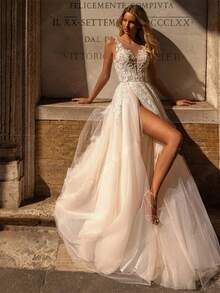 Elegant Sexy V Neck High Slit Lace Appliqué A Line Tulle Formal Wedding Dress,Registry Office Dresses Bridal Gown,Evening Party Dress Birthday Party Dress Country Wedding,Romantic Church Ceremony Wedding Dress,Suitable For Wedding,Dating,Party,Singles' Party,Vacation,Formal Occasions,Dinner Dress,Prom Dress,Homecoming Dess,Cocktail Party,Wedding Guest Dress,Graduation - 白色 - 查看 1